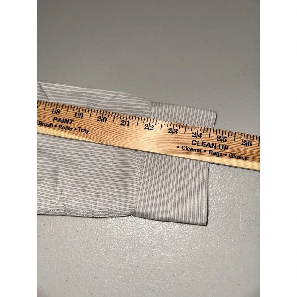 Calvin Klein Men's Non-Iron Long Sleeve Grey Stripe Dress Shirt Size Medium